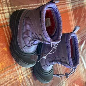 The North Face Girls' Alpenglow IV Winter Boots - Purple Sage/Purple

Size: 12